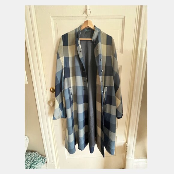 VINTAGE - Blue and Cream Checkered Drape Coat - Picture 4 of 13